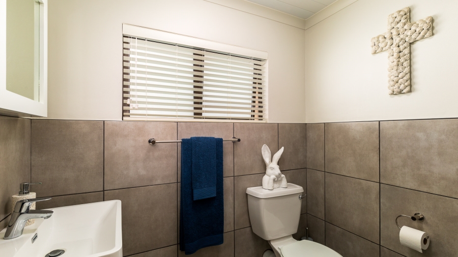 2 Bedroom Property for Sale in Stilbaai Wes Western Cape